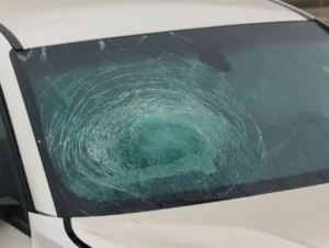 cracked laminated glass
